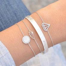 Load image into Gallery viewer, 7 Pcs/set Women Bracelets Boho Retro Shell Moon Star Crystal Beaded Gold Chain Bracelet Set Beach Fashion Bangle Jewelry