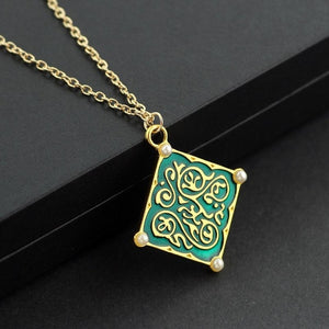 2018 Game Jewelry 3 Wild Wolf Head Necklace Men Collier Medallion Wizard Wolf Wild Hunt 3 Wizard Figure Game Graduation Gifts