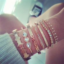 Load image into Gallery viewer, 7 Pcs/set Women Bracelets Boho Retro Shell Moon Star Crystal Beaded Gold Chain Bracelet Set Beach Fashion Bangle Jewelry
