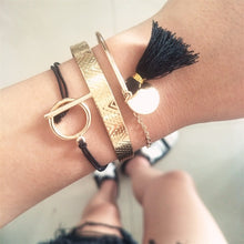 Load image into Gallery viewer, 7 Pcs/set Women Bracelets Boho Retro Shell Moon Star Crystal Beaded Gold Chain Bracelet Set Beach Fashion Bangle Jewelry
