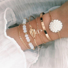 Load image into Gallery viewer, 7 Pcs/set Women Bracelets Boho Retro Shell Moon Star Crystal Beaded Gold Chain Bracelet Set Beach Fashion Bangle Jewelry
