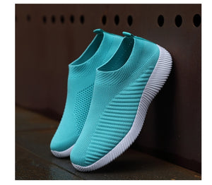Women Casual Shoes Light Sneakers Breathable Mesh Summer knitted Vulcanized Shoes Outdoor Slip-On Sock Shoes Plus Size Tennis