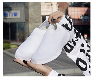 Women Casual Shoes Light Sneakers Breathable Mesh Summer knitted Vulcanized Shoes Outdoor Slip-On Sock Shoes Plus Size Tennis